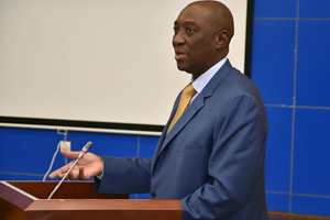 Ministro Baloi discursando