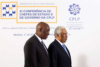 O Ministro Baloi ao lado do Primeiro-Ministro de Portugal, António Costa, na Cimeira da CPLP, em Brasília