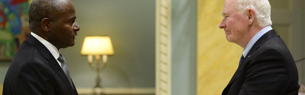 Embaixador Carlos dos Santos na apresentação das cartas credenciais