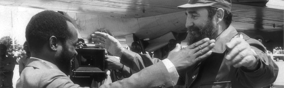 Presidente Samora Machel sauda o Presidente cubano Fidel Castro