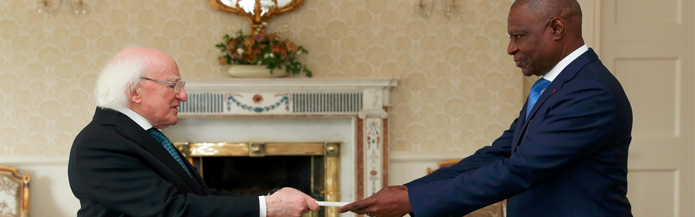 Embaixador Filipe Chidumo na cerimónia de apresentação de cartas credenciais, em Dublin, Irlanda