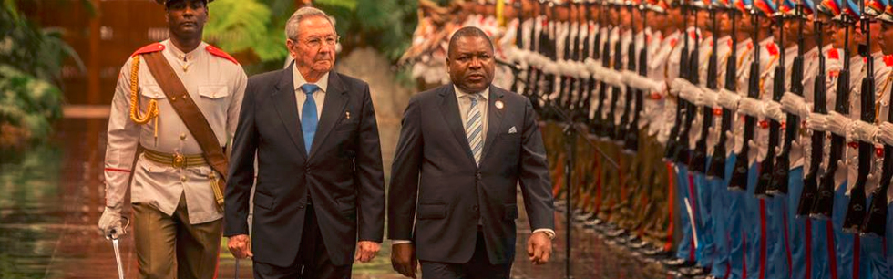 Presidente Filipe Nyusi é recebido, em Havana, pelo Presidente de Cuba, Raúl Castro