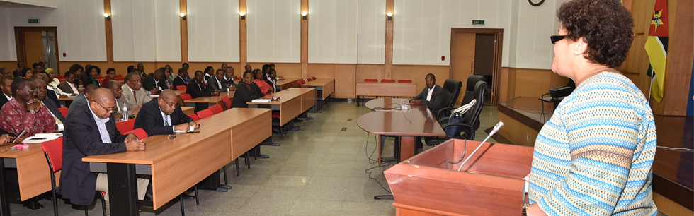 Vice-Ministra Nyeleti Mondlane discursa na sessão de abertura da cerimónia por ocasião do Dia da Internacional da Função Pública