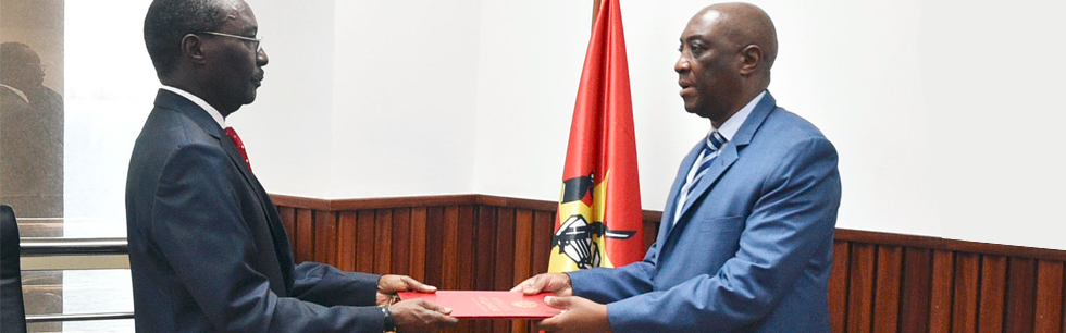 Ministro Baloi desafia o novo director do INACE a trazer resultados