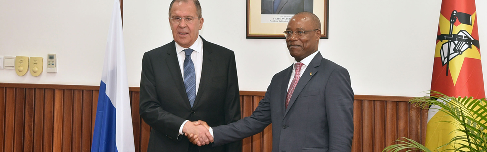 Ministro José Pacheco sauda o Ministro dos Negócios Estrangeiros da Rússia, Serguei Lavrov