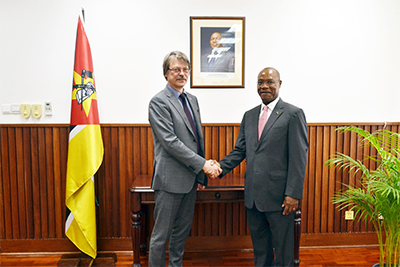 Ministro José Pacheco ao receber o Vice-Ministro dos Recursos Naturais e Ecologia da Rússia, Evageny Kiselev