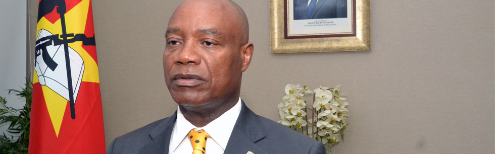 Ministro José Pacheco na conferência de imprensa sobre a participação de Moçambique na Cimeira da União Africana em Adis Abeba