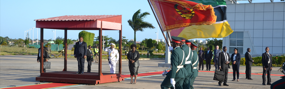 Presidente da República, Filipe Nyusi, na cerimónia de despedida no Aeroporto Internacional de Maputo