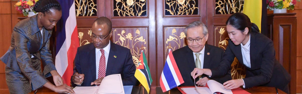 Ministro José Pacheco e homólogo tailandês