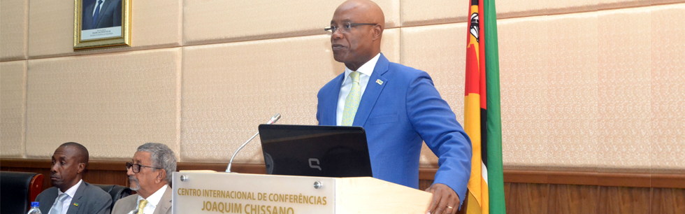 Ministro José Pacheco discursa na abertura da reunião com o Corpo Diplomático acreditado em Maputo sobre a Conferência de Doadores