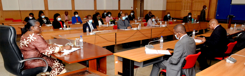 Ministra Verónica Macamo no encontro de despedida com novos diplomatas