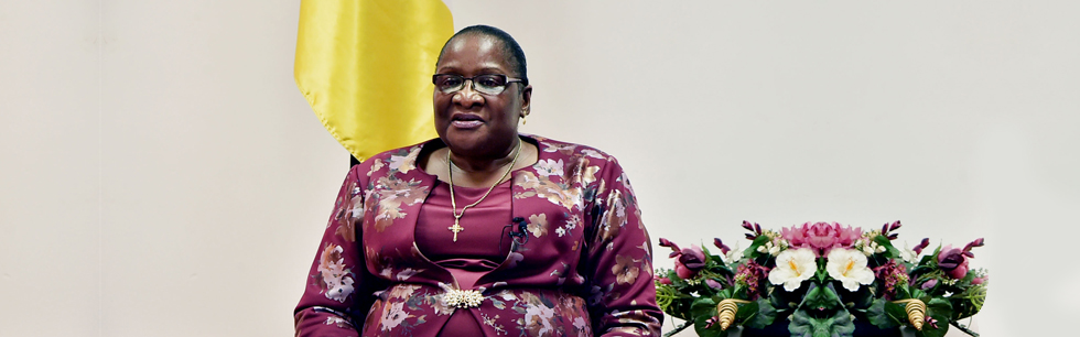 Ministra Verónica Macamo na gravação da mensagem de felicitação à União Europeia