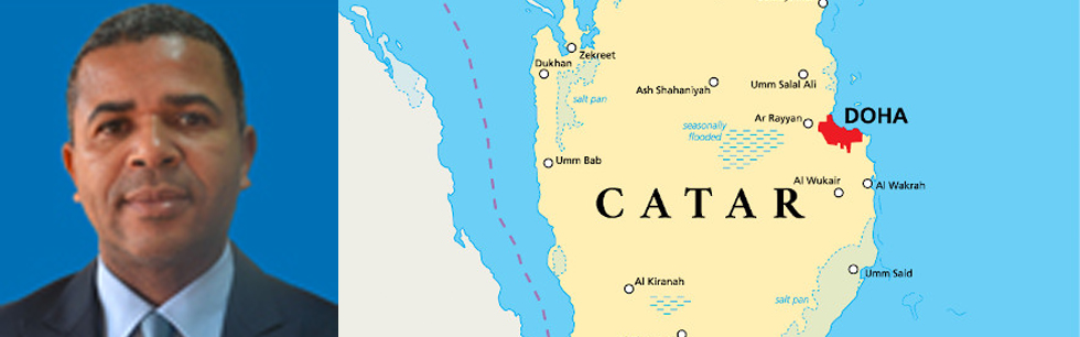 À esquerda, o Embaixador recém nomeado Isac Massambi.