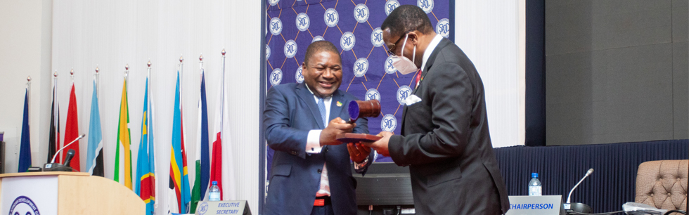 Presidente Filipe Nyusi na passagem de testemunho da presidência da SADC ao Presidente do Malawi, Lazarus McCarthy Chakwera, em Lilongwe