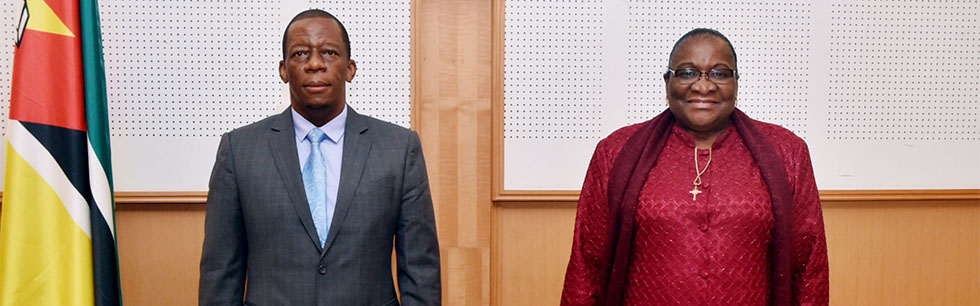 Ministra Verónica Macamo e o novo Chefe do Gabinete do Ministro dos Negócios Estrangeiros e Cooperação, Manuel Rodrigues José