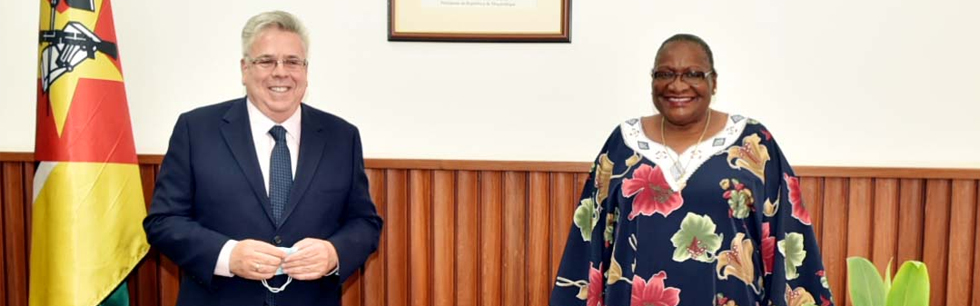 Ministra Verónica Macamo ao Deputado do Parlamento Europeu Ignacio Sanchez Amor