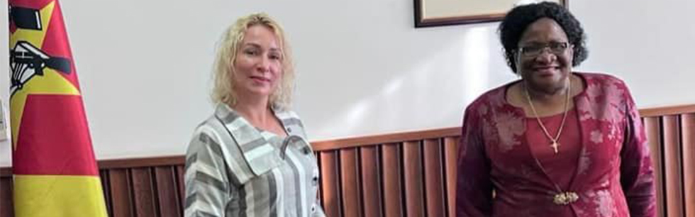 Ministra Verónica Macamo na audiência que concedeu à Embaixadora da Ucrânia em Moçambique Liubov Abrivitova