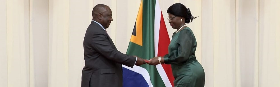 Alta Comissária Maria Manuela Lucas na apresentação das Cartas Credenciais ao Presidente sul africano Cyril Ramaphosa em Pretória