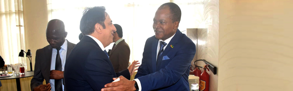 Embaixador Fortunato Albrinho troca impressões com diplomatas acreditados no Gana na reunião com a Ministra ganense do Negócios Estrangeiros Shirley Botchwey