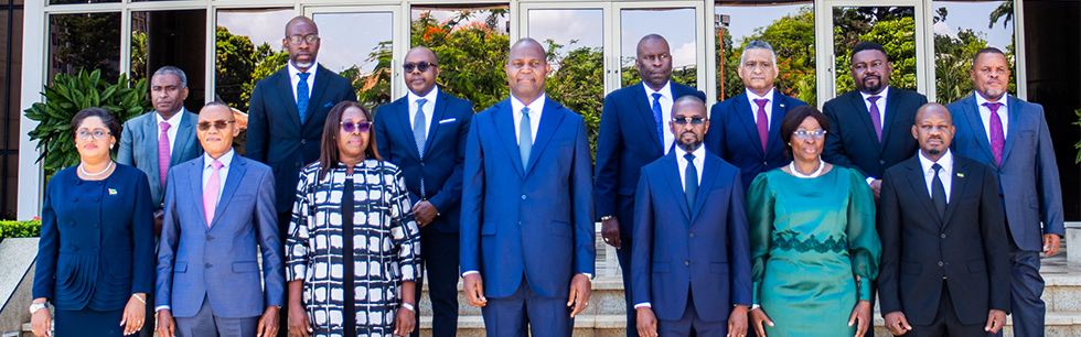Ministra Maria Manuela Lucas na foto família da tomada de posse dos membros do Governo