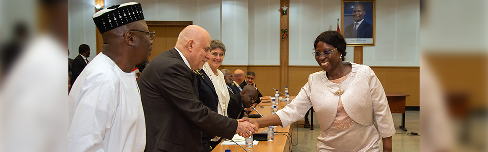 Ministra Lucas no encontro com os Consules honorarios