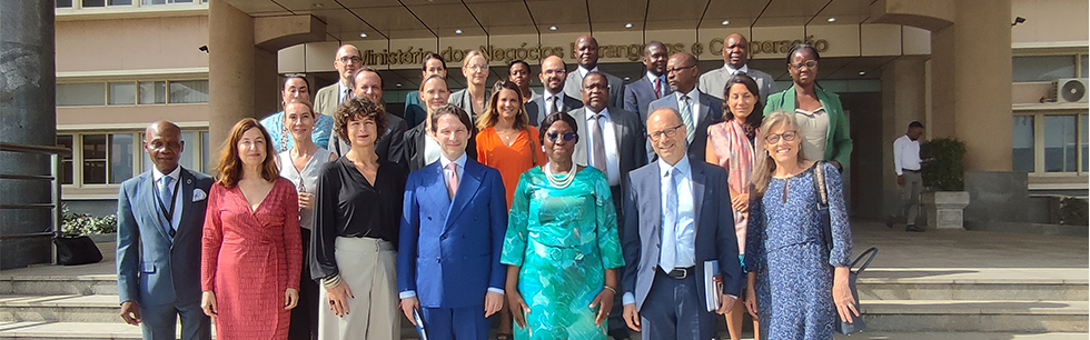 Ministra Maria Manuela Lucas na foto família com embaixadores europeus1