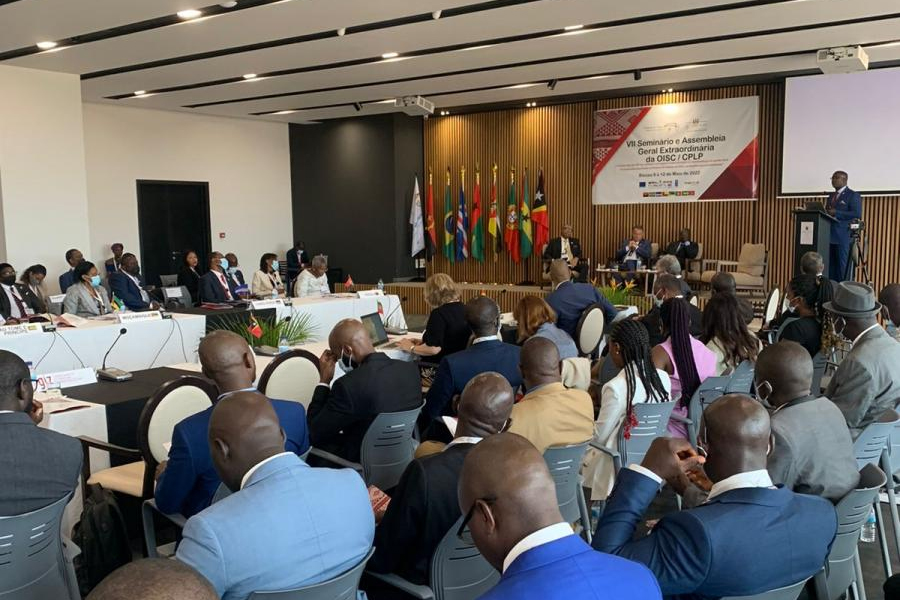 Secretária de Estado Manso no debate sobre a reestruturação da organização de países da África, Caraíbas e Pacífico