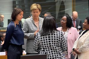 4. Secretária de Estado Maria de Fatima Manso interage com os participantes da 3ª Reunião Ministerial UA UE