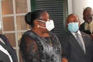 Ministra Macamo fala à imprensa após audiência em Harare com o Presidente Mnangagwa