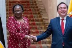 Ministra Verónica Macamo nas conversações com o homólogo espanhol José Manuel Albares em Madrid