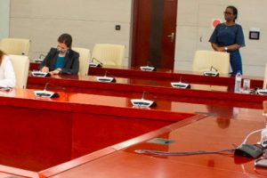 Presidente Filipe Nyusi na cerimónia de acreditação do Alto Comissario das Maurícias das Maurícias Jean François Chaumière