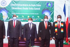 Foto família da Cimeira da Dupla Troika da SADC que teve lugar no dia 27 de Maio corrente