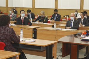 Vice-Ministro Manuel Gonçalves na reunião com parceiros de cooperação