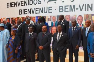 Foto de família da 4ª Cimeira África-Árabe em Malabo, Guiné Equatorial