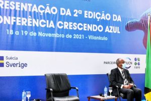 Ministra Verónica Macamo ao proceder ao lançamento da segunda edição da Conferência Crescendo Azul