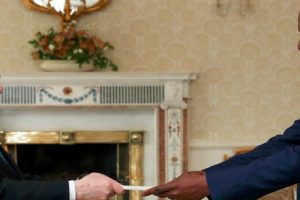 Embaixador Filipe Chidumo na cerimónia de apresentação de cartas credenciais, em Dublin, Irlanda