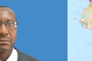 À esquerda, Embaixador de Moçambique na Etiópia e Representante Permanente na União Africana, Alfredo Nuvunga e à direita o Mapa de África