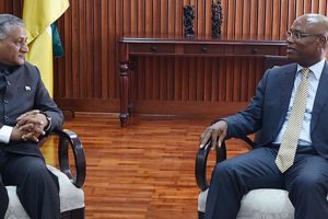 Ministro José Pacheco no tête-à-tête com o Ministro de Estado das Relações Exteriores da Índia, Vijay Kumar Singh