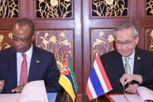 Ministro José Pacheco e homólogo tailandês