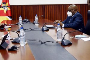 Ministra Verónica Macamo na audiência com a Sub Secretária Geral da ONU, Winnie Byanyima