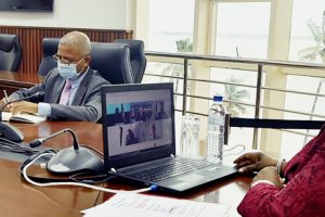 Ministra Verónica Macamo na reunião virtual com o Vice-Ministro das Relações Exteriores da Alemanha, Miguel Berger