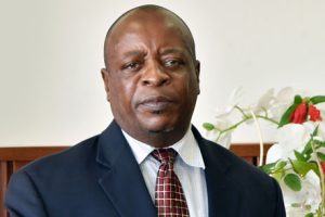 Porta-voz do Ministério dos Negócios Estrangeiros e Cooperação, António Macheve, a conceder a conferência de imprensa