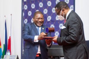 Presidente Filipe Nyusi na passagem de testemunho da presidência da SADC ao Presidente do Malawi, Lazarus McCarthy Chakwera, em Lilongwe