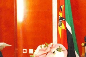 Presidente Nyusi em audiência que concedeu à Ministra indonésia dos Negócios Estrangeiros, Retno Marsudi