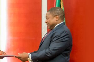 Presidente Filipe Nyusi recebe convite para participar da Cimeira da CPLP do Enviado Especial da Guiné-Equatorial, Agapito Mbsa Mokuy