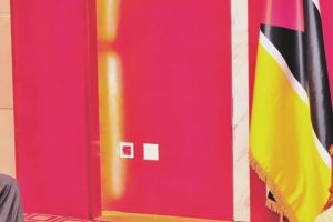 Presidente da República ao receber, em audiência, o Enviado Especial do Azerbeijão, Embaixador ElmanAbdullayed