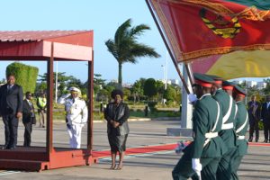 Presidente da República, Filipe Nyusi, na cerimónia de despedida no Aeroporto Internacional de Maputo