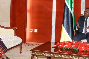 Presidente Filipe Nyusi na audiência concedida à Subsecretária-geral da ONU, Winnie Byanyima