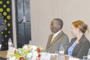 Secretário Permanente José Nhalungo a proceder ao lançamento do Projecto de Acção Piloto sobre o Retorno Voluntário Assistido e Reintegração Sustentável Baseado na Comunidade